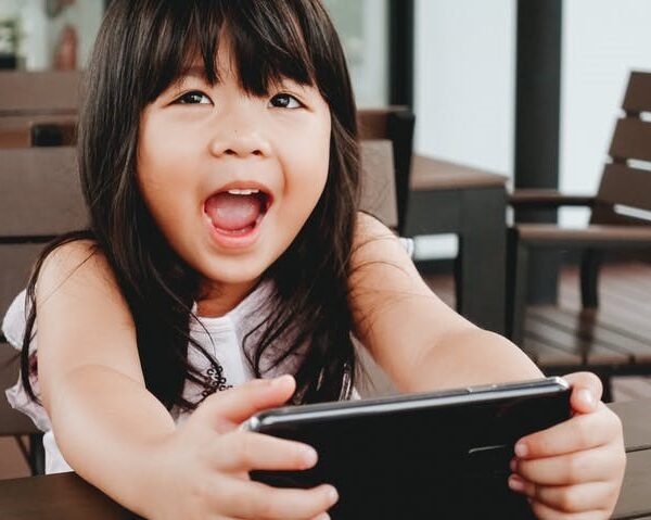 استفاده از تبلت و گوشی